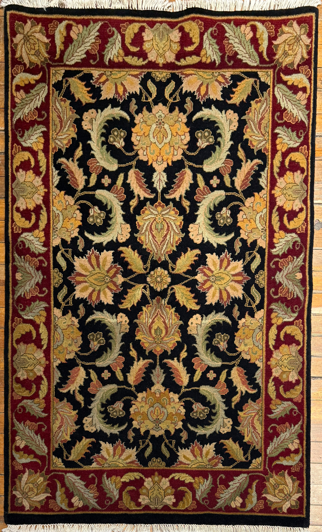 Mahal. 6'4” x 4'2” – Zephyr Rugs